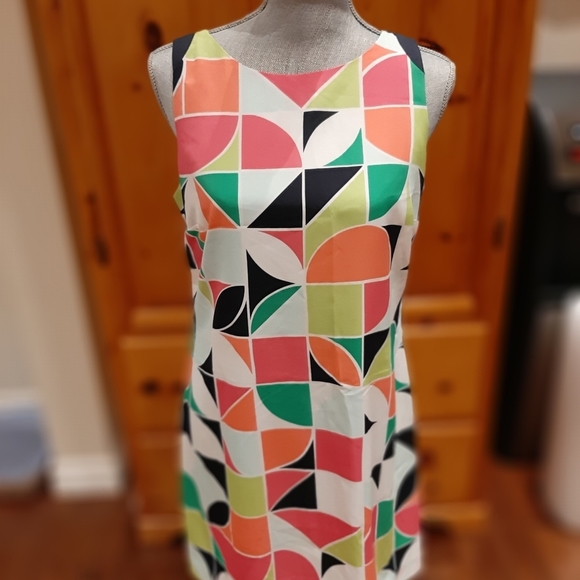 crown & ivy Dresses & Skirts - Geometric mod print dress